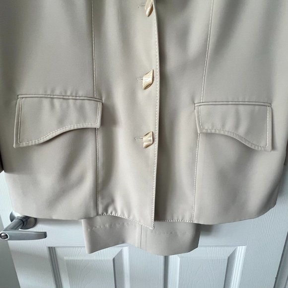 One-Of-A-Kind Modern Tailored Women's Pant Suit! - Picture 4 of 11